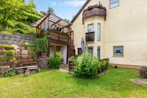 Classic Apartment, 2 Bedrooms | Garden