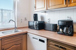 Fridge, microwave, oven, dishwasher