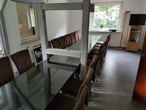 บ้านคอมฟอร์ท, หลายห้องนอน | ร้านอาหาร