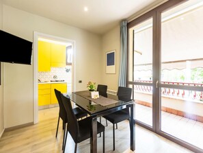 Dining - Seclusive Apartment in Sirmione Near Lake (Sirmione)