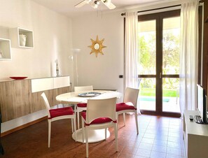 Dining - Seclusive Apartment in Sirmione Near Lake (Sirmione)