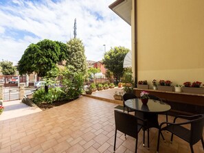 Balcony - Seclusive Apartment in Sirmione Near Lake (Sirmione)