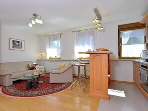 Classic Apartment, 1 Bedroom | Living room