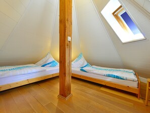 6 habitaciones, muebles diferentes y ropa de cama 