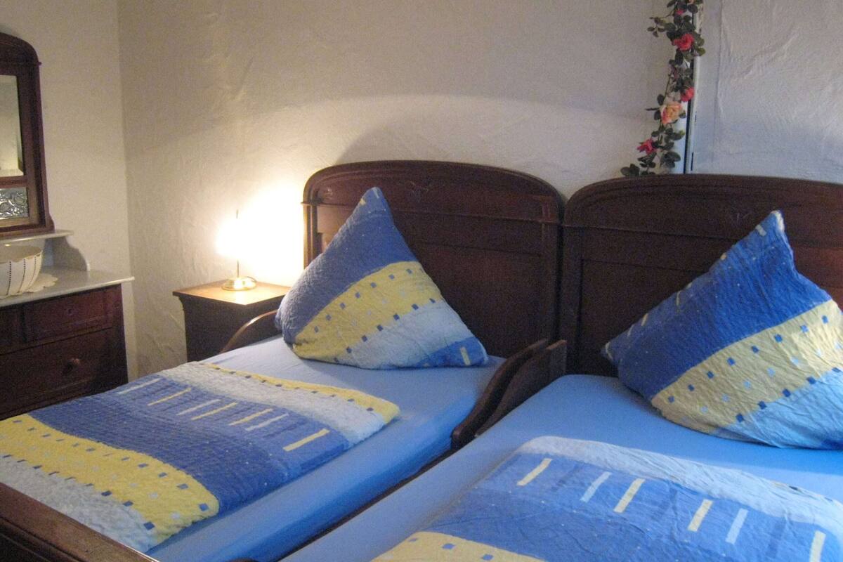 Comfort Apartment, 2 Bedrooms | 3 bedrooms, bed sheets