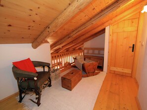 Classic Cottage, 6 Bedrooms | Interior