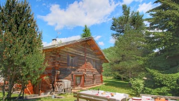 Cottage tiện nghi đơn giản, 3 phòng ngủ | Ban công