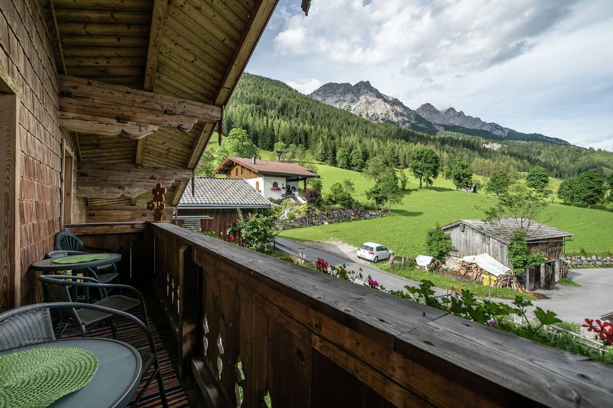 Classic Apartment, 2 Bedrooms | Outdoor dining