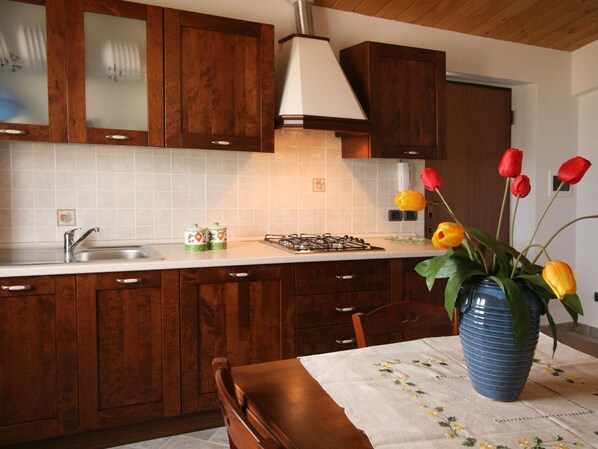 Deluxe Villa, 4 Bedrooms | Private kitchen | Fridge, oven, dishwasher, coffee/tea maker