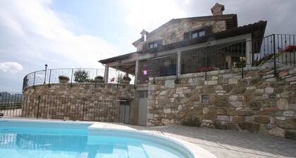 Timeless Villa in Cagli With Garden and Swimming Pool