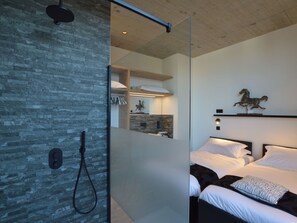 Villa Confort, 2 habitaciones | Baño | Regadera y secadora de cabello 