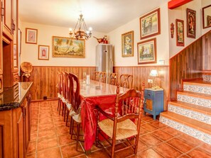 Classic House, 5 Bedrooms | Dining - Cosy Holiday Home in Villanueva de Tapia With Garden (Archidona)