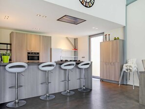 Comfort House, Multiple Bedrooms | Private kitchen