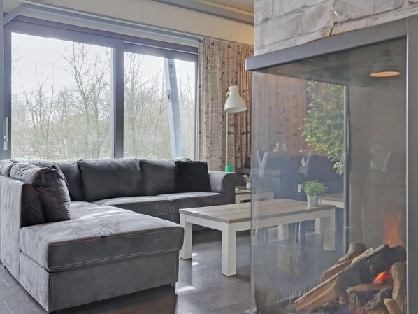 Comfort House, Multiple Bedrooms | Living room