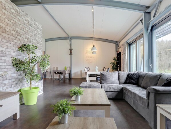 Comfort House, Multiple Bedrooms | Living room