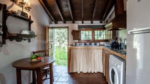 Private kitchen - Restored Mill on a Property in Algarinejo in Granada (Algarinejo)