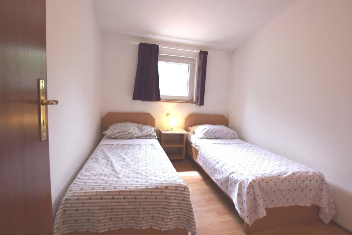 Leilighet – elite, 3 soverom | 6 soverom og sengetøy