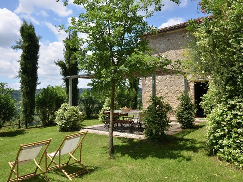 Spacious Villa in Sermugnano With Private Swimming Pool