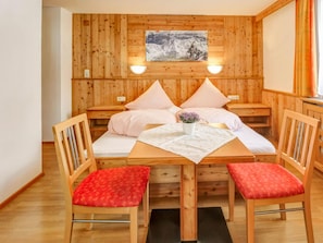 Klassiek appartement, 3 slaapkamers | 8 slaapkamers, beddengoed