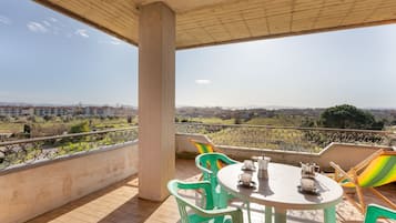 Comfort Apartment, 3 Bedrooms | View from property