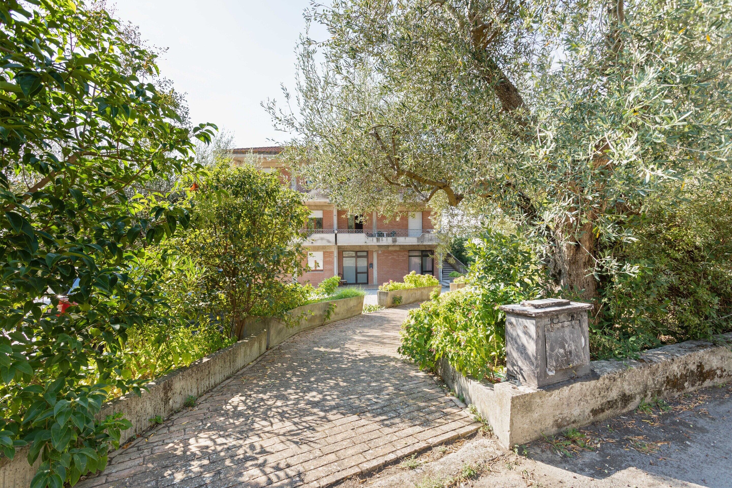 Classic Apartment, 2 Bedrooms | Reception