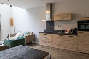 Comfort House, 2 Bedrooms | Private kitchen