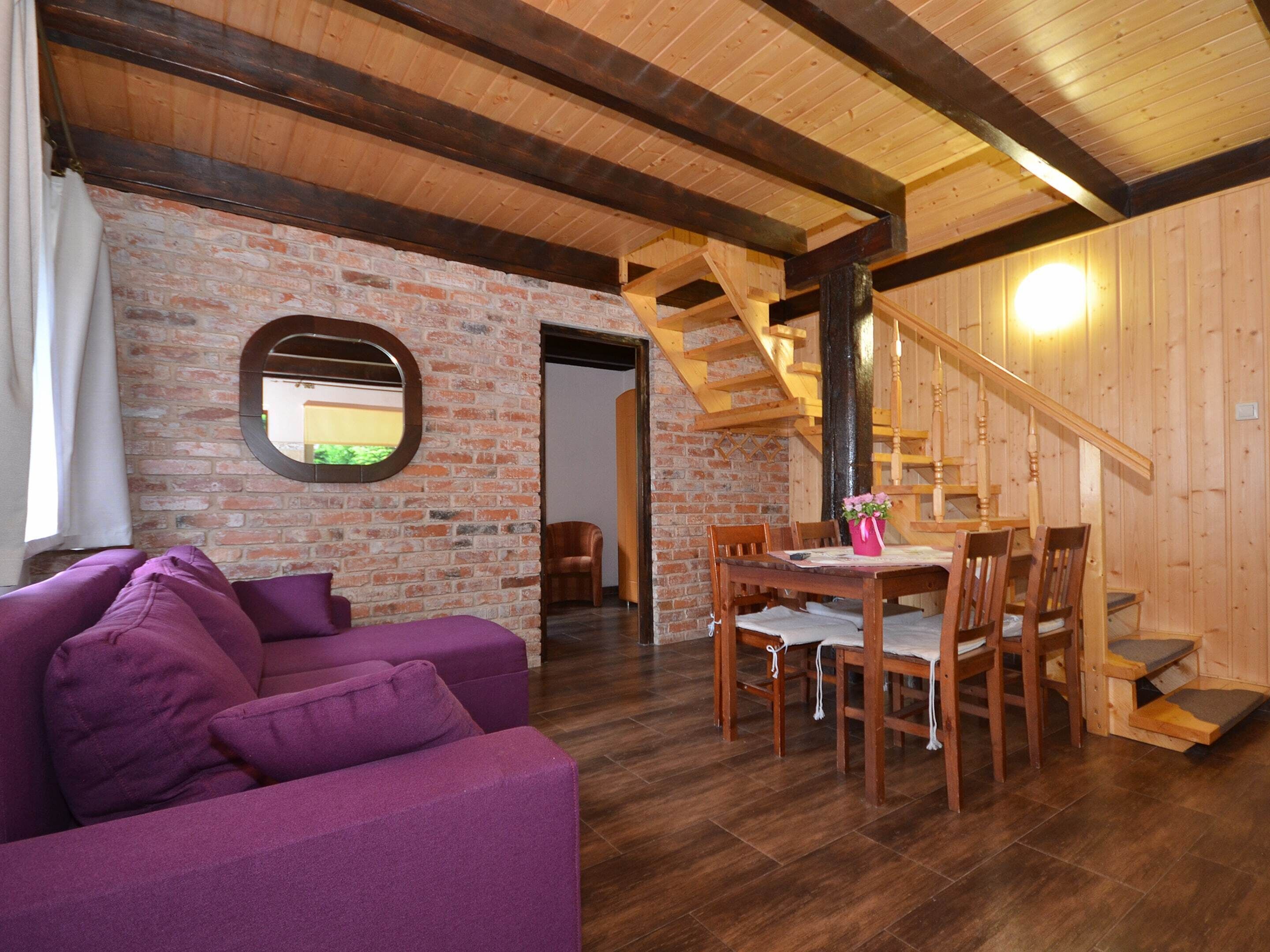 Classic House, 2 Bedrooms | Living room