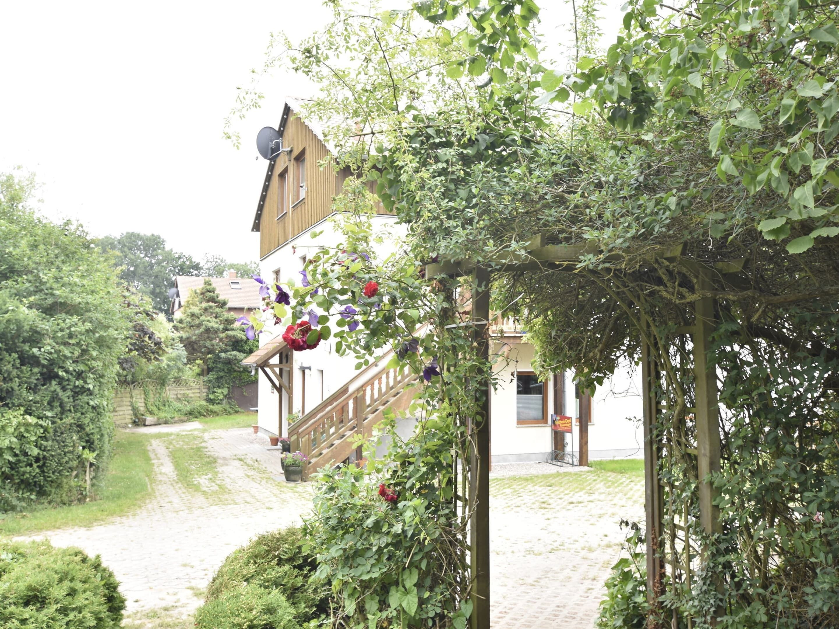 คอมฟอร์ทอพาร์ทเมนท์, 3 ห้องนอน | บริเวณภายนอก