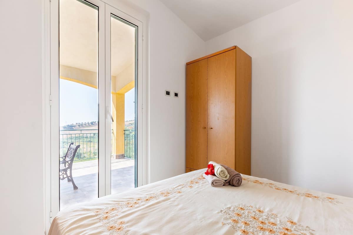 Comfort Villa, 6 Bedrooms | 8 bedrooms, individually furnished, bed sheets