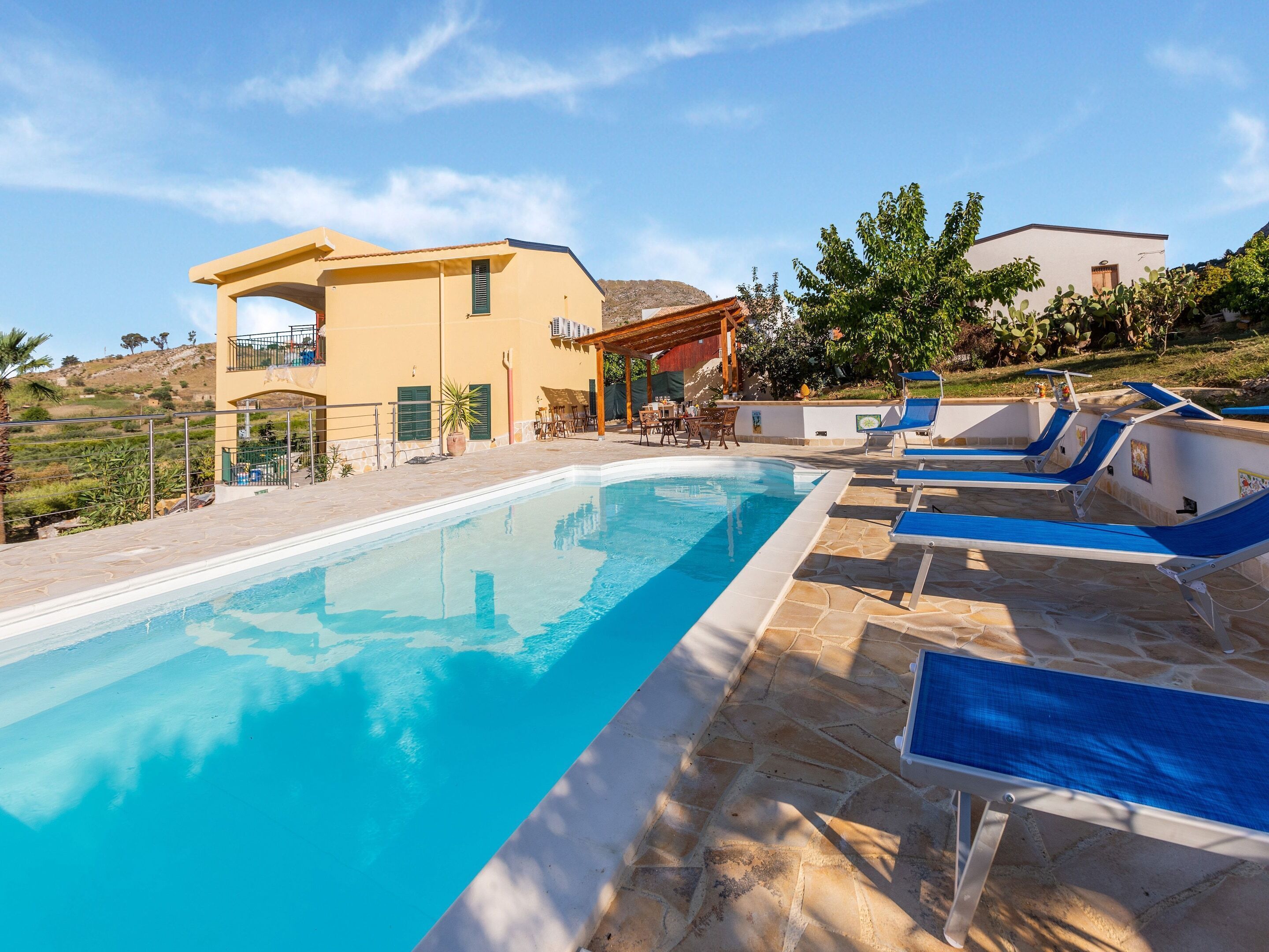 Comfort Villa, 6 Bedrooms | Exterior