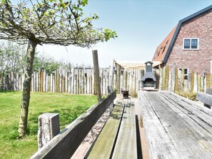 Maison classique, 4 chambres | Jardin