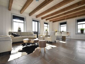 Maison Classique, 4 chambres | Salle de séjour