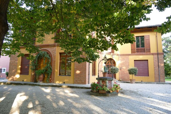 Comfort House, 5 Bedrooms | Exterior