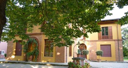 Elegant Holiday Home in Faenza With Garden and Pool