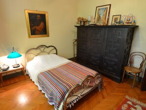 10 bedrooms, individually furnished, bed sheets - Elegant Holiday Home in Faenza With Garden and Pool (Faenza)