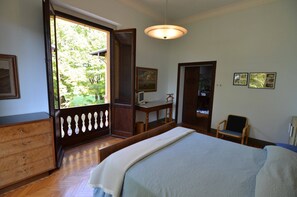 10 bedrooms, individually furnished, bed sheets - Elegant Holiday Home in Faenza With Garden and Pool (Faenza)