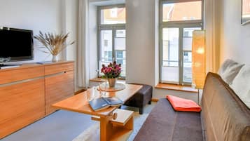 Classic Apartment, 2 Bedrooms | Living room