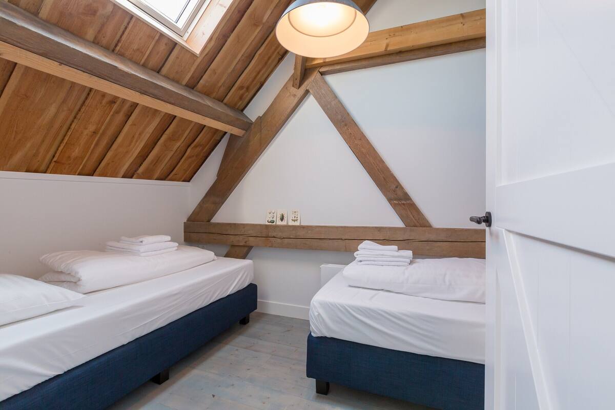 Elite huis, 3 slaapkamers | 3 slaapkamers, individueel gemeubileerd, een strijkplank/strijkijzer