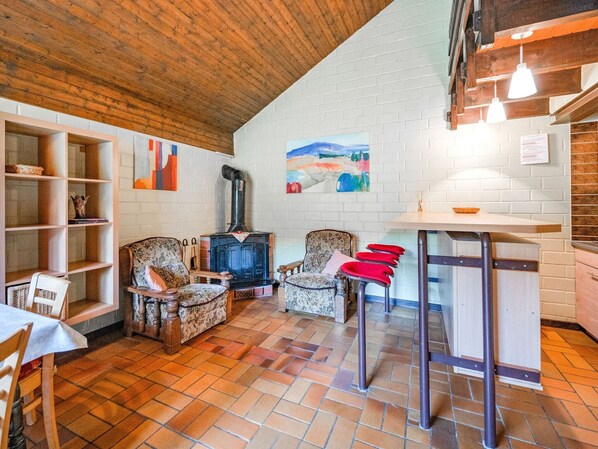 Living room - Cosy Holiday Home in the Hochsauerland With Terrace at the Edge of the Forest (Bestwig)