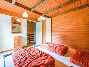 13 Schlafzimmer, individuell eingerichtet