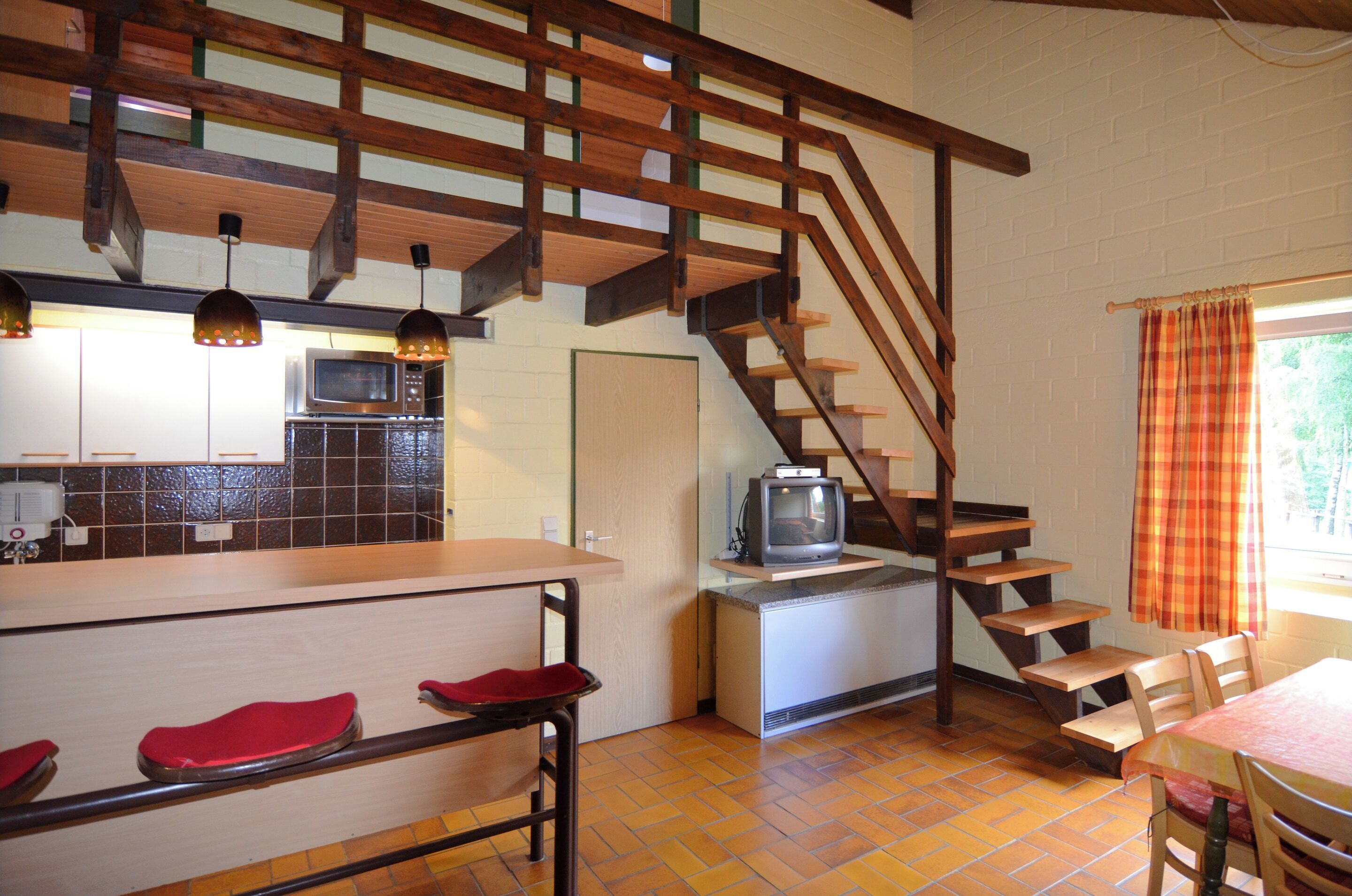 Fridge, microwave, coffee/tea maker, electric kettle