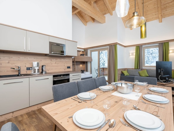 Comfort Chalet, 4 Bedrooms | Dining - Luxury Chalet in Saalbach-hinterglemm With Sauna (Saalbach-Hinterglemm)