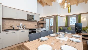 Deluxe-Chalet, 3 Schlafzimmer | Eigene Küche | Wasserkocher mit Kaffee-/Teezubehör, Kühlschrank, Ofen, Wasserkocher