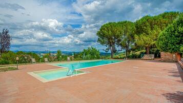 Piscina all'aperto