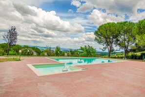 Maison Confort, 5 chambres | Piscine