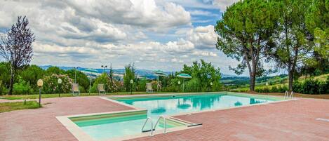 Hus – deluxe, 4 soverom | Basseng | Utendørsbasseng