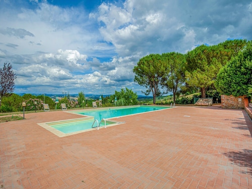 Idyllic Farmhouse in Gambassi Terme-fi With Swimming Pool