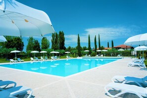Comfort Apartment, 1 Bedroom | Pool | Outdoor pool - Pleasant Apartment in Santa Maria Degli Angeli With Pool (Assisi)