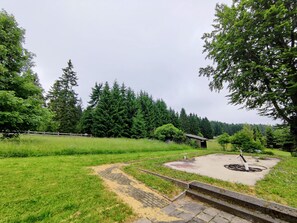 Deluxe House, 3 Bedrooms | Garden - Spacious Semi-detached House With Wood Stove Located Directly on the Rennsteig (Eisfeld)