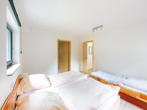 Apartamento clásico, 1 habitación | 20 dormitorios, mobiliario individual, ropa de cama